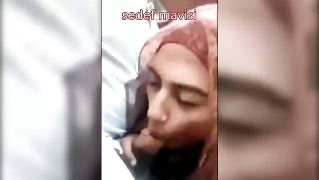 Симпатичная турчанка нежно сосет мужу